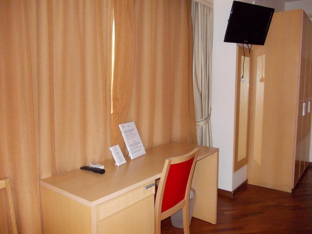 Hotel Catania Town Bagian luar foto